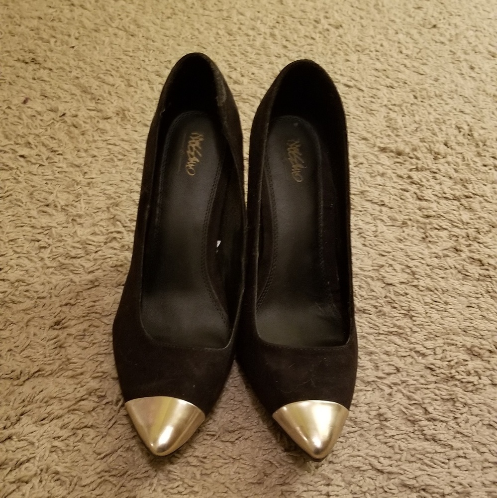 Black metallic toe heels